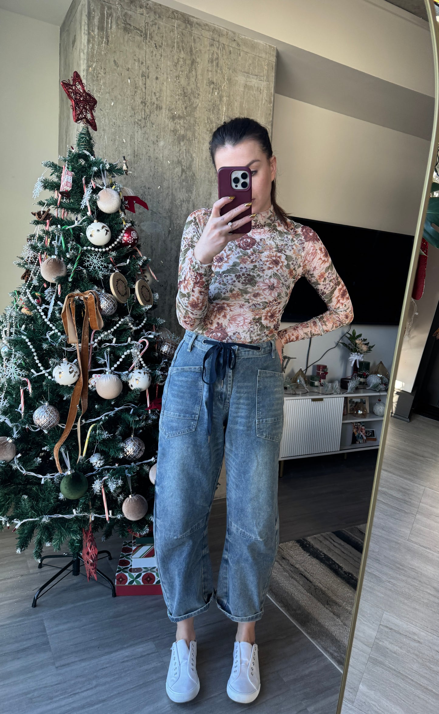 Avenue Barrel Jeans With Pockets