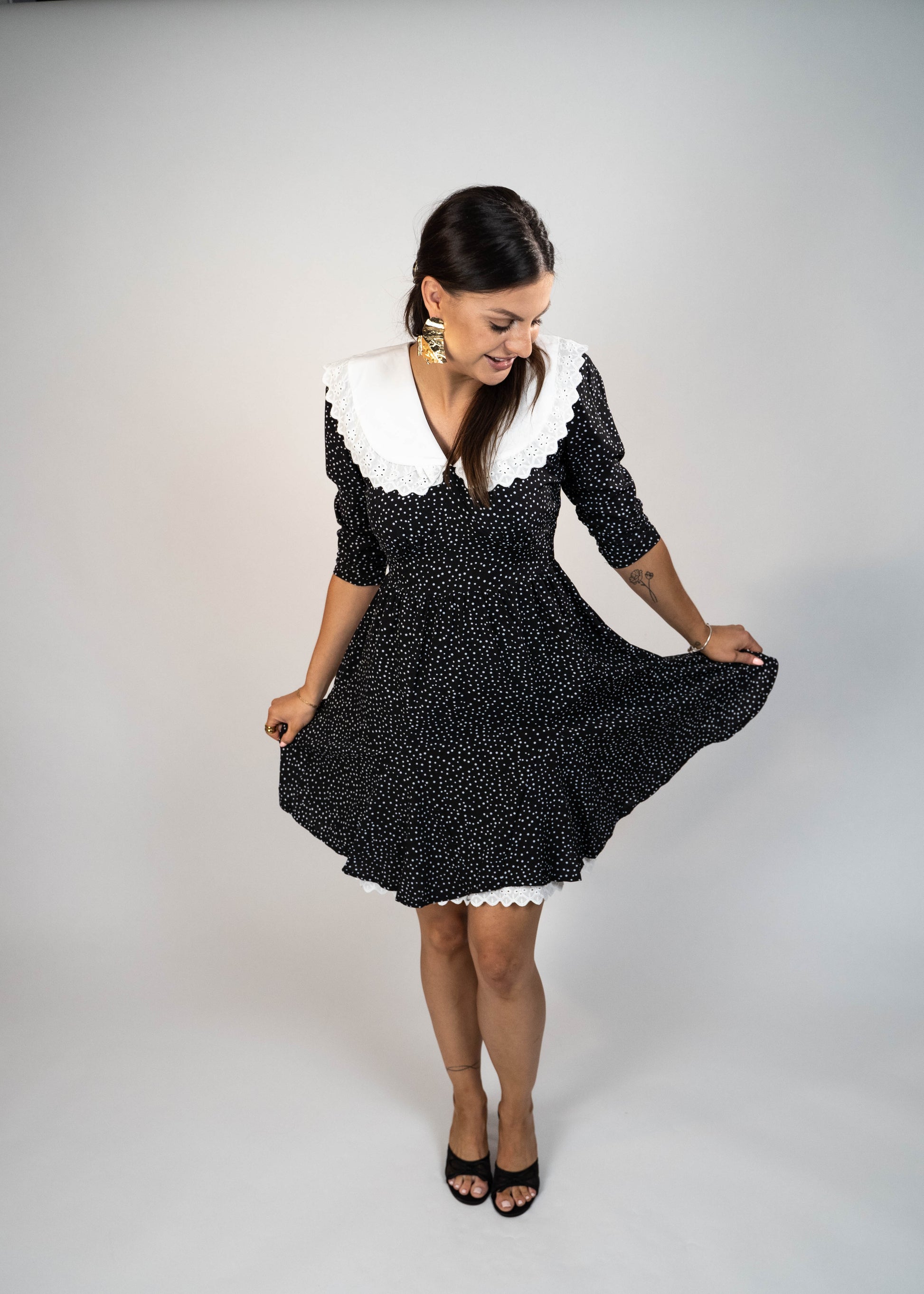 Peter Pan Polka Dots Collar Dress, a trendy and popular choice right now. Features a charming polka dot pattern with a classic Peter Pan collar for a stylish and timeless look