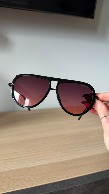 Manhattan Ivy Luxe Round Aviator Sunglasses in Burgundy